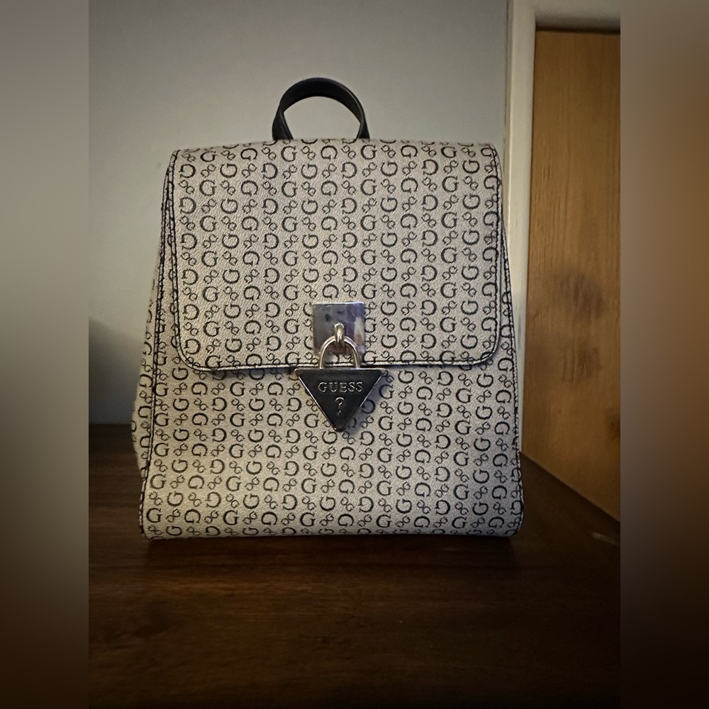 Guess back pack